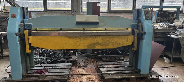 Ohýbačka plechů hydraulická XONM 2000/2 B (2 - Ohybacka plechu hydraulicka XONM 2000-2 B (1).JPG)